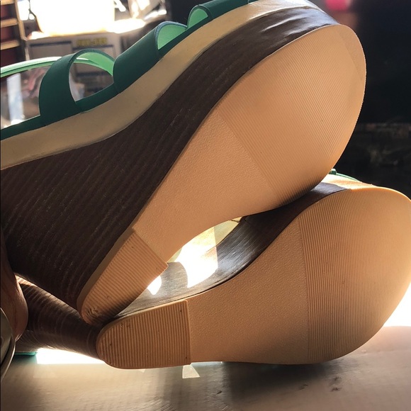 Stacked wedges - Picture 7 of 8